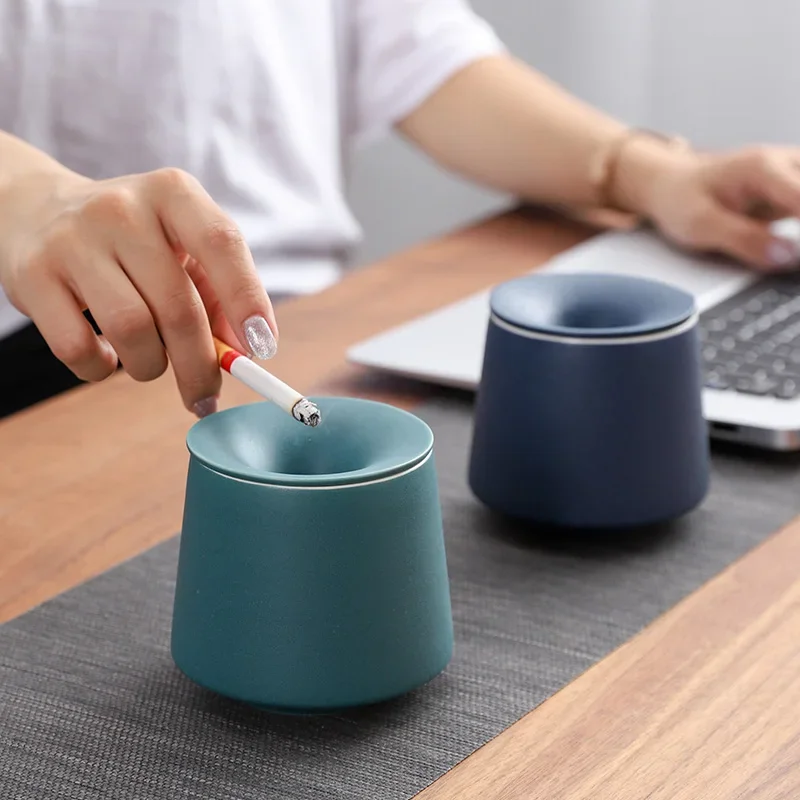 

European Ceramic Ashtray Office Desktop Modern Ashtray Anti-fly Ash Home Decoration Creative Glaze Color Decorative Ashtray