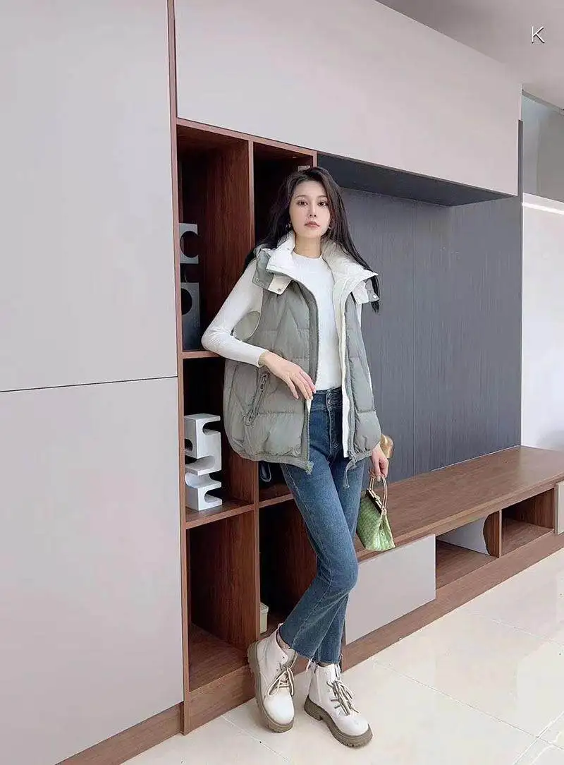 Winter Women Hooded Down Waistcoat Light Thin White Duck Down Vest Coat Ladies Warm Sleeveless Puffer Jacket Parkas Short Tank