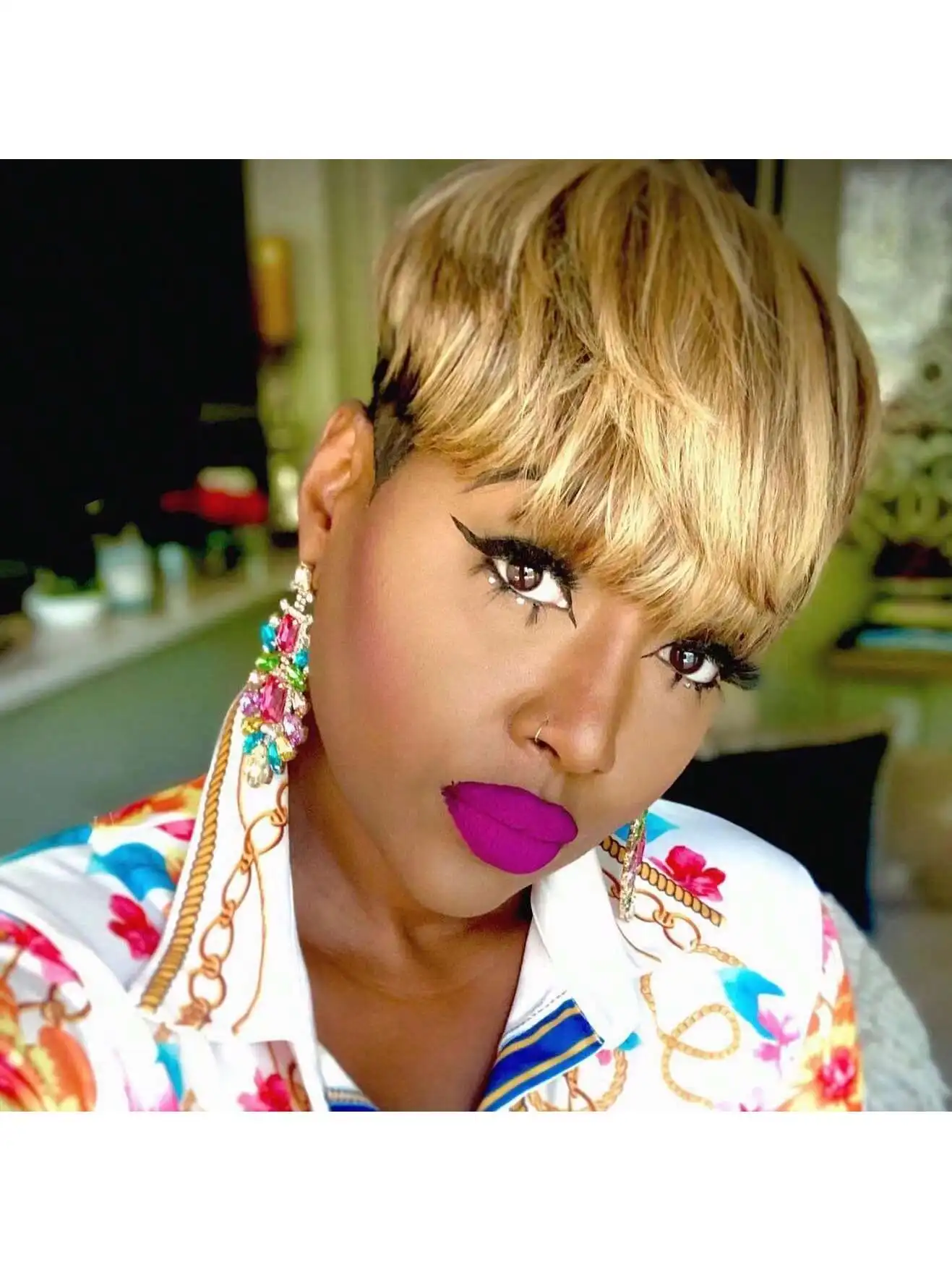 

Короткий парик с челкой Короткие прически Короткие парики с стрижкой пикси с челкой Парики для женщин Подходит для повседневного ношения, легко носить