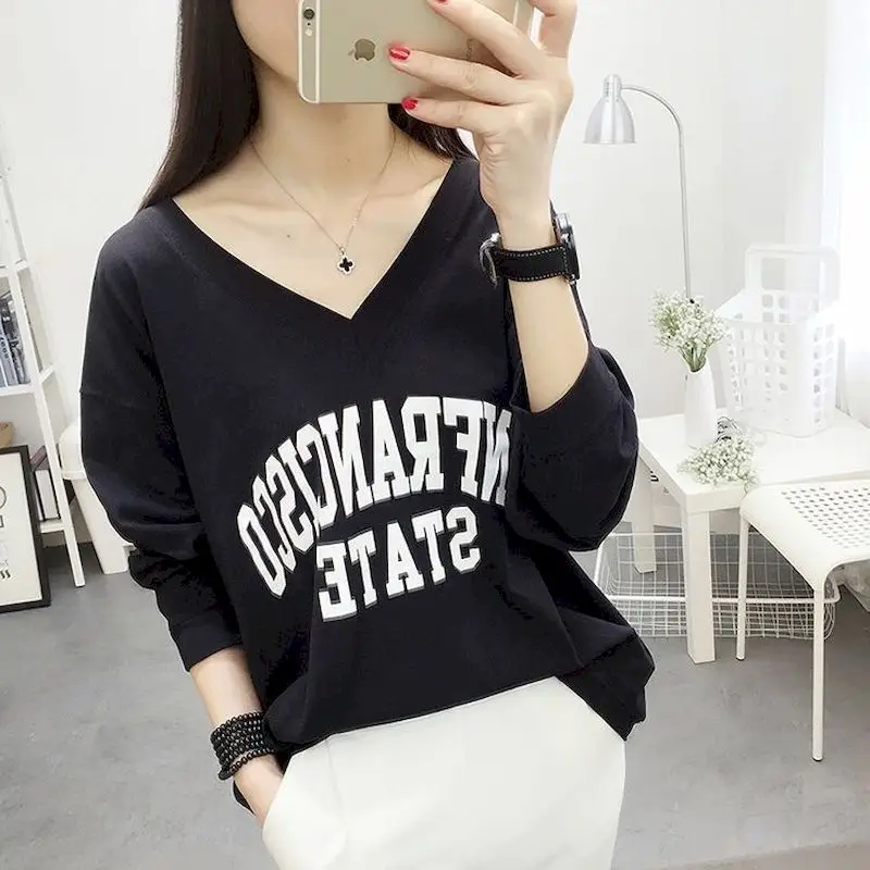 

Oversized T Shirts Women Casual Long Sleeve T-shirt Autumn Trend Korean Style V-neck Pullover Loose Bottoming Tshirts Woman 2024