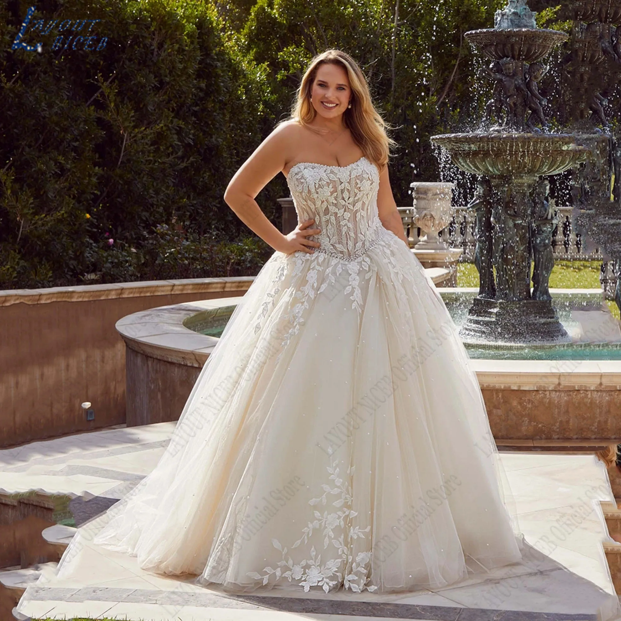 LAYOUT NICEB Tamanho maior Vestidos de Noiva Sem Mangas A Linha Strapless Backless Vestidos De Casamento Apliques Tulle Robe De Mariée Plus size Vestidos de Noiva Sem Mangas A Linha Strapless Backless Vestidos de Noiva