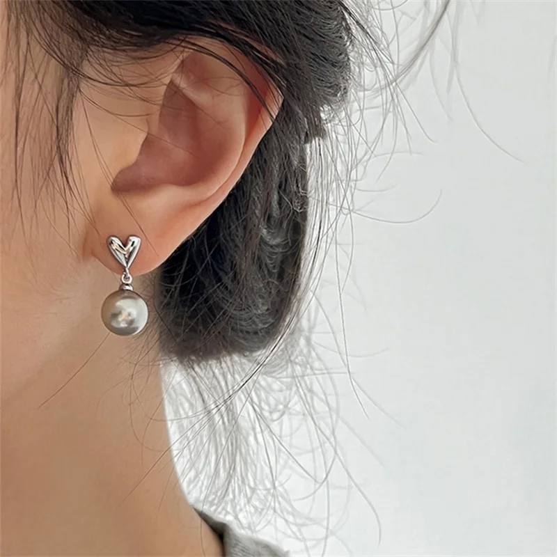 2023 New French Elegant Gray Pearl Beads Drop Earrings for Women Fashion Brand Jewelry Party Vintage Heart Accessories Gifts