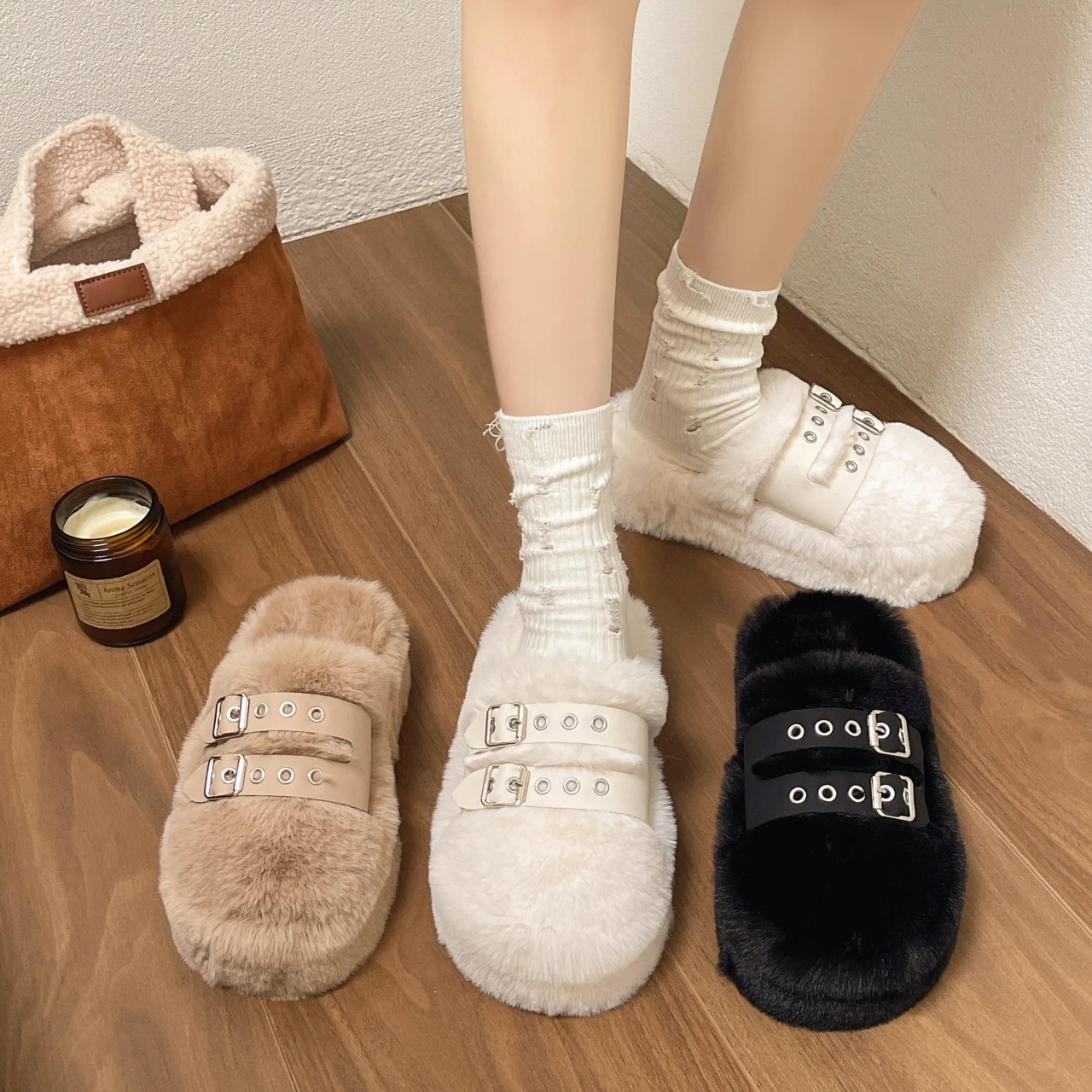 شباشب نسائية خارجية بغطاء للرأس من الفرو لخريف وشتاء 2025 بكعب عالٍ مع شباشب باوتو قطنية مريحة.