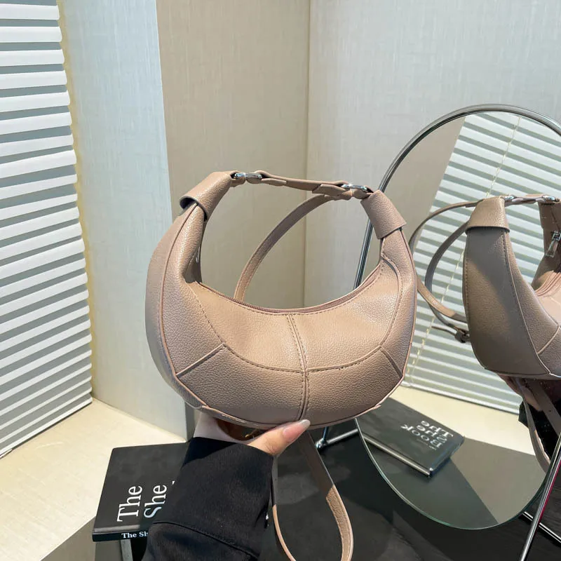 

2025 Summer Niche Retro Handbag for Women Fashionable Versatile Shoulder Crossbody Purse Chic Elevated Style Tote