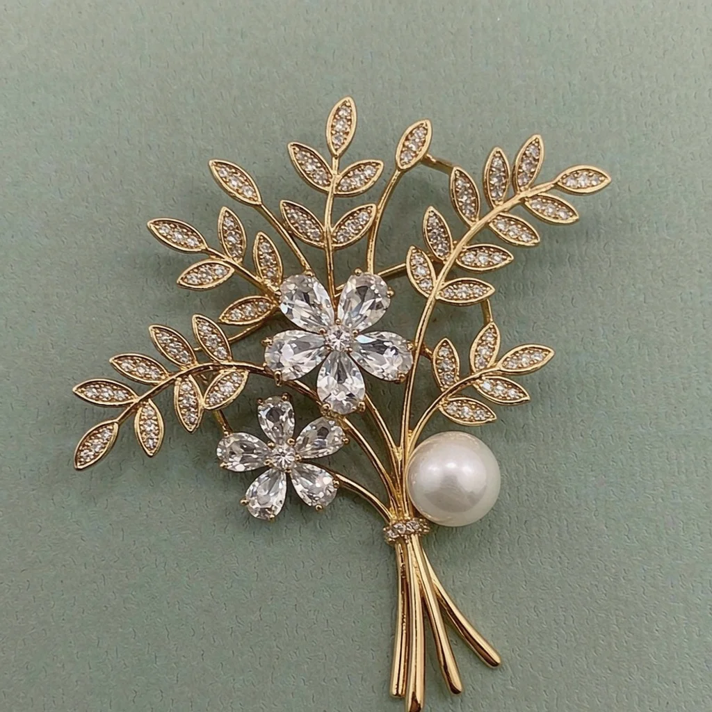 2026 European retro style couple's business banquet brooch, versatile for commuting, shoe upper metal badge, badge brooch, anti-exposure brooch, bow tie accessory, exquisite brooch, date metal lapel pin, shoe accessory, badge, anti-exposure gadget, brooch, stylish brooch, themed brooch
