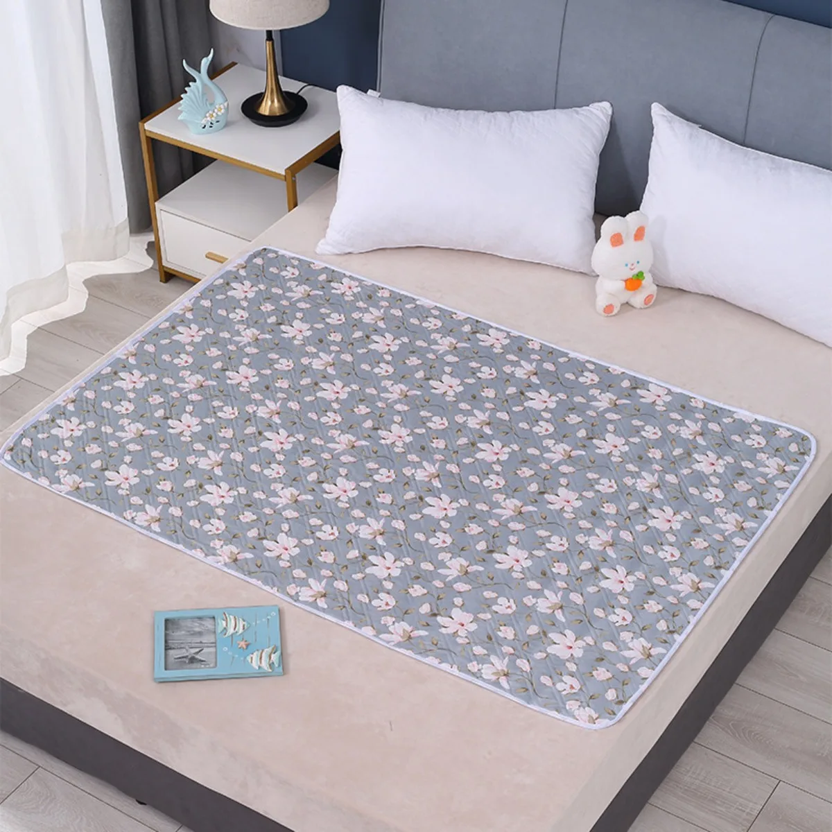 4 Layer Baby Changing Mats Waterproof Cartoon Diapering Mat Washable Changing Pads for Night and Menstrual Protection Baby Care