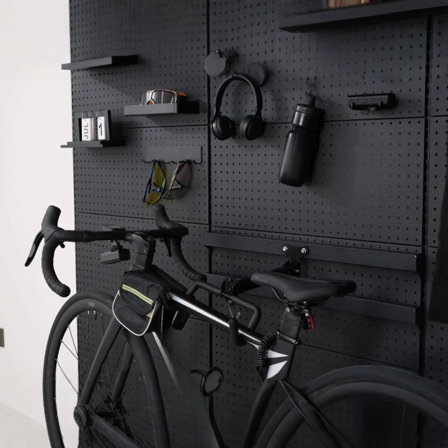 

Bicycle hanger Cave board Shelf Floor storage rack Mountain bike display rack Shelf equipment