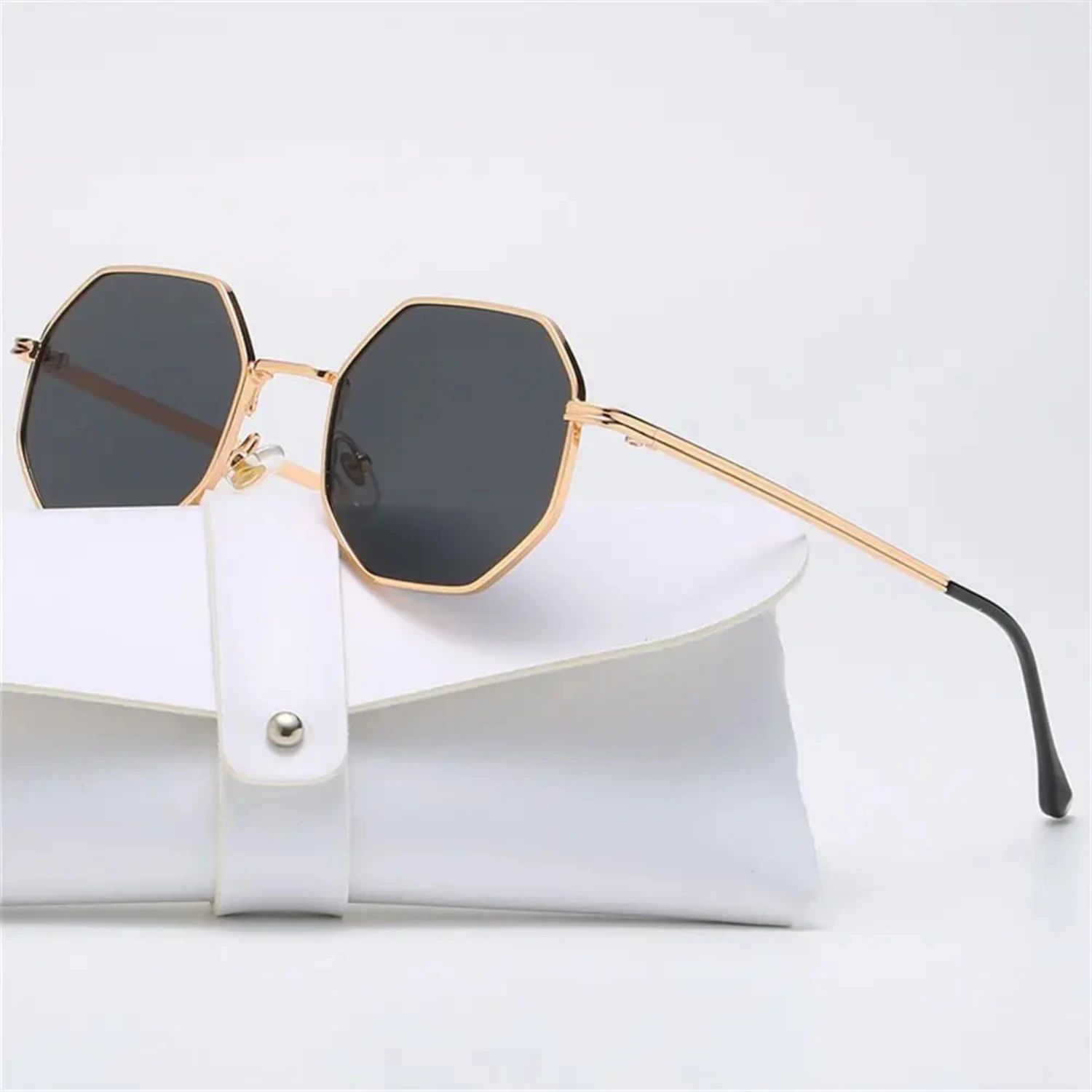 Retro Square Round Sunglasses  Men Women Fashion Small Frame Polygon Sun Glasses Vintage Metal Frame Outdoor Driving Eyewear