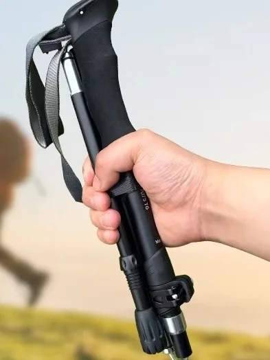 batons-de-randonnee-en-carbone-ultra-legers-et-portables-hauteur-reglable-equipement-d'alpinisme-cannes-de-marche-pour-la-randonnee-en-plein-air