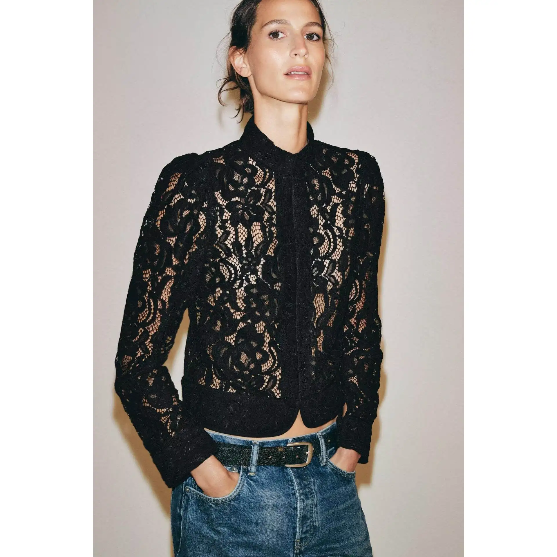 Fashionable Lace Suit Jacket Women's Short Outerwear Versatile Style Breathable Polyester Fiber Long Sleeve Button Closure