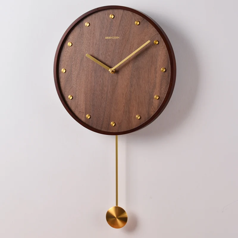 The product can be customized. The new Chinese log wall clock atmosphere living room is simple, modern and minimalist.