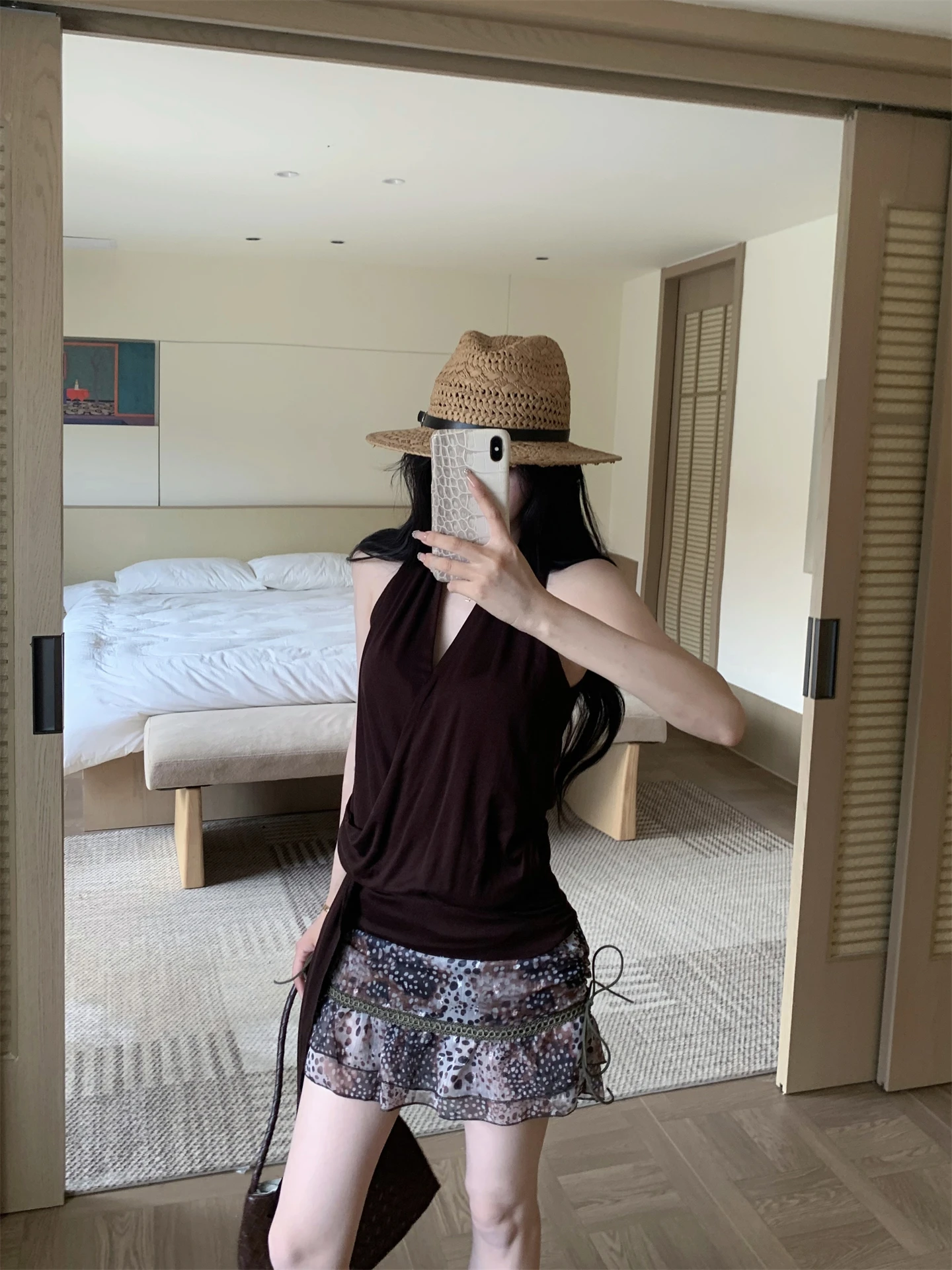 

Retro Style Women's Two-Piece Set Neck Hanging Vest Summer Floral Print Versatile Half Skirt Sleeveless High Waist Slim Fit