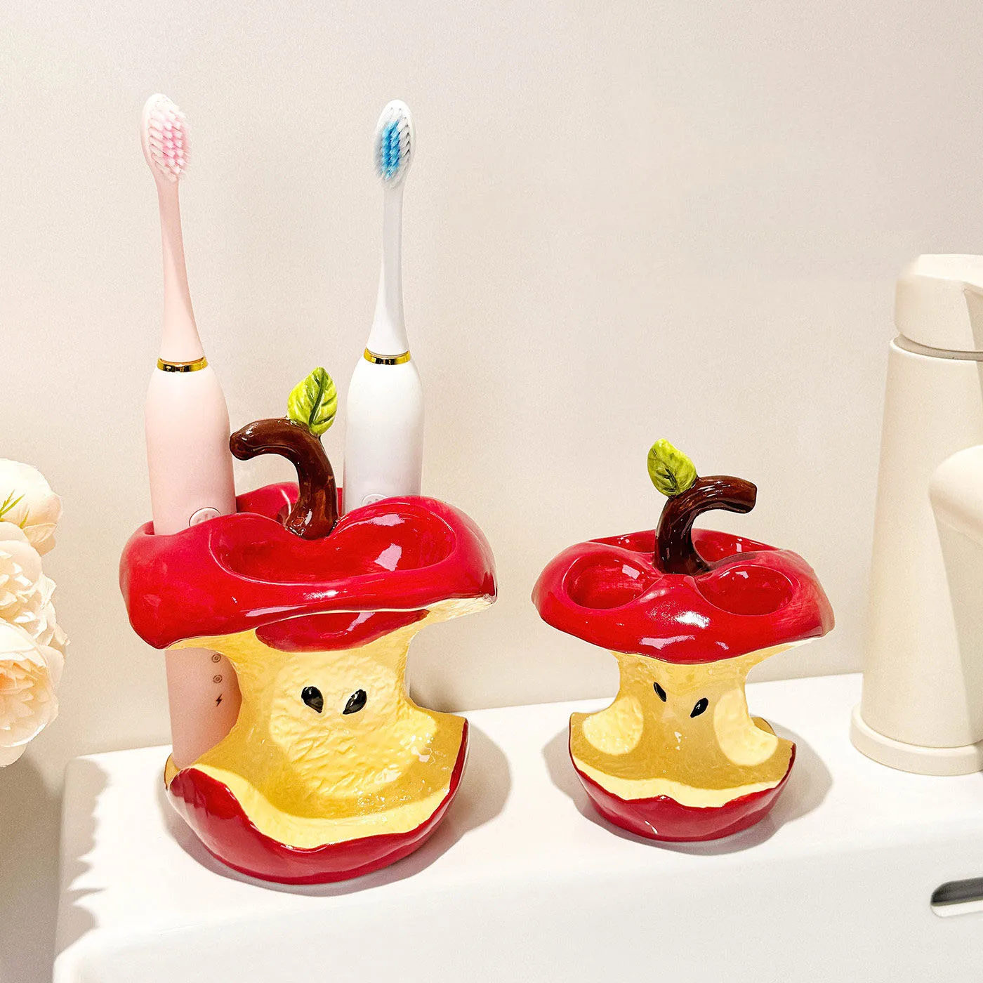 Cute Cartoon Style High Temperature Fired Ceramics Toothbrush And Toothpaste Storage Rack Toilet Washbasin Ornament Decoration