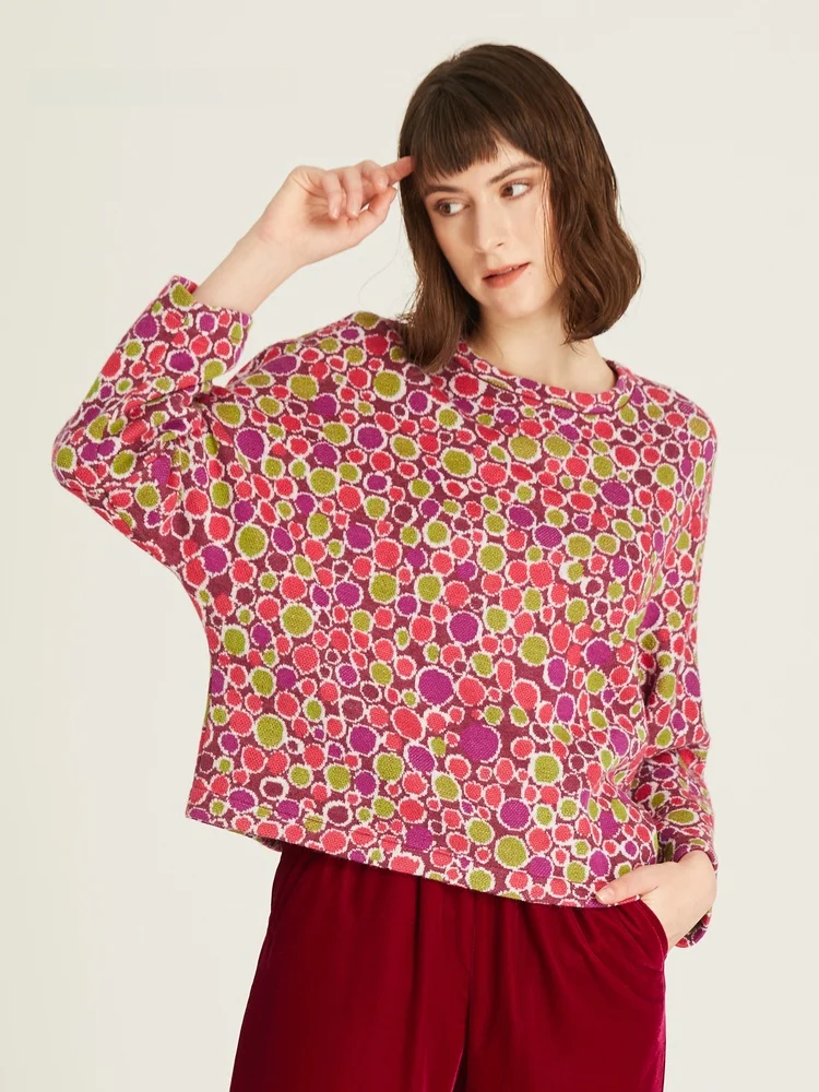 

Модный вязаный свитер с вышивкой, рукавами «летучая мышь», круглым вырезом, укороченный фасон, женская одежда, антивозрастной эффект, осень-зима