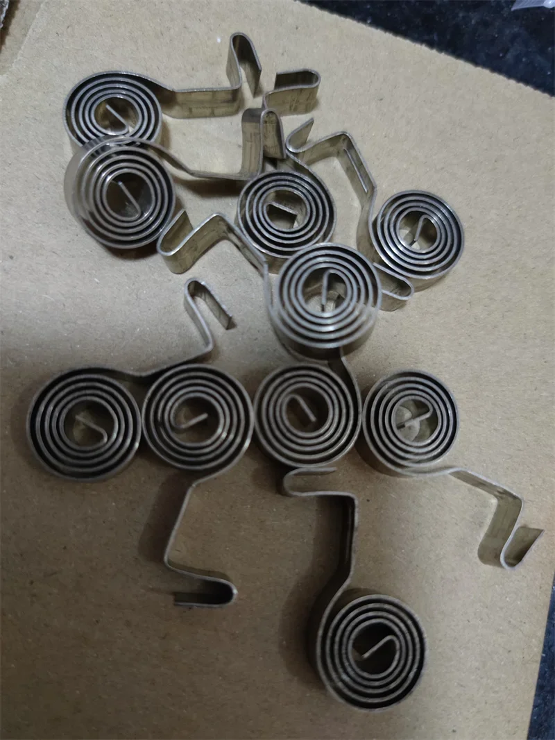 

8pcs Traveling Motor Spring Carbon Brush Spring 3353573000 for Linde Forklift EV 335