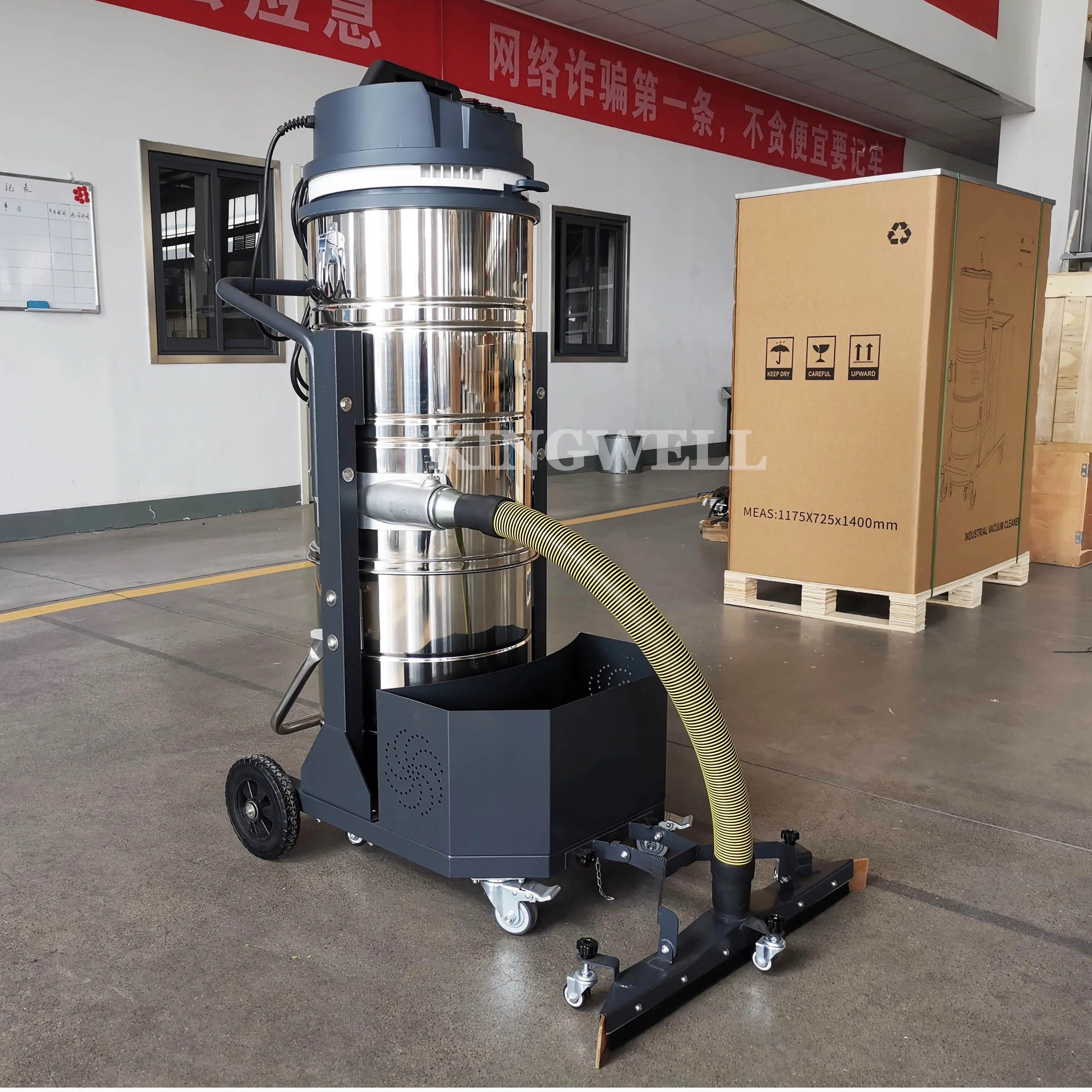 Горячая продажа 100-литровый однофазный электрический промышленный пылесос для влажной и сухой уборки для фабрики