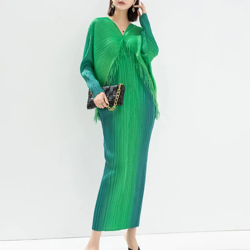 

Miyake Pleated Dress 2024 Spring New Women's Fashion High-end Gradient Color Bat Sleeves Tassel V-neck Long Style Dresses