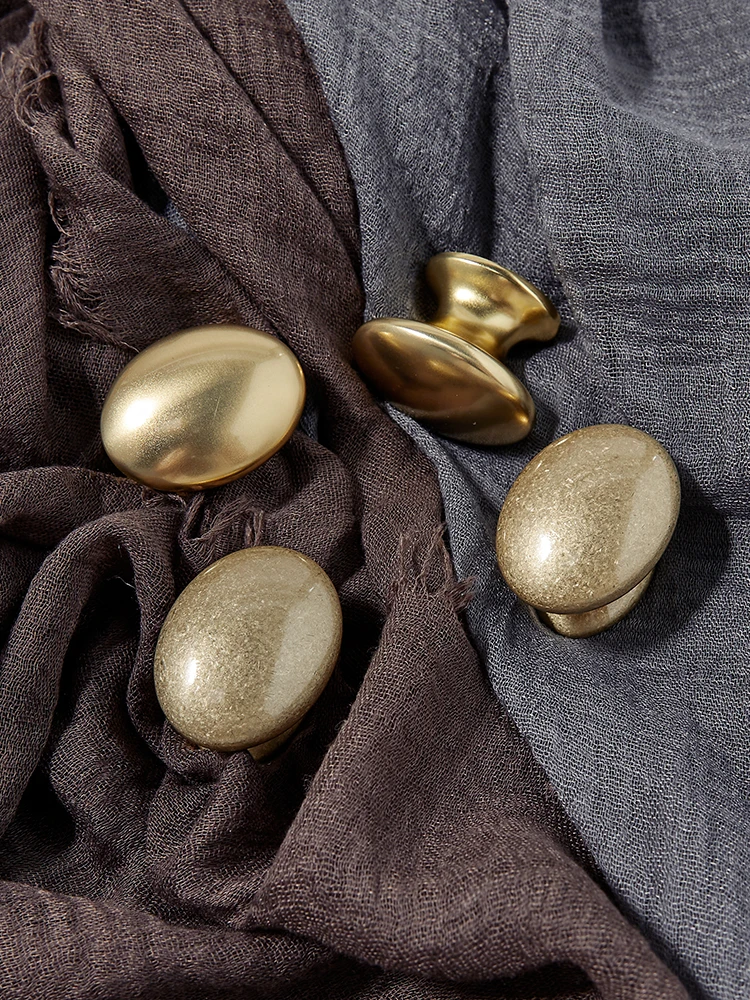 

Brass handle wardrobe door drawer, antique style, modern and simple Chinese style cabinet, retro single hole large handle