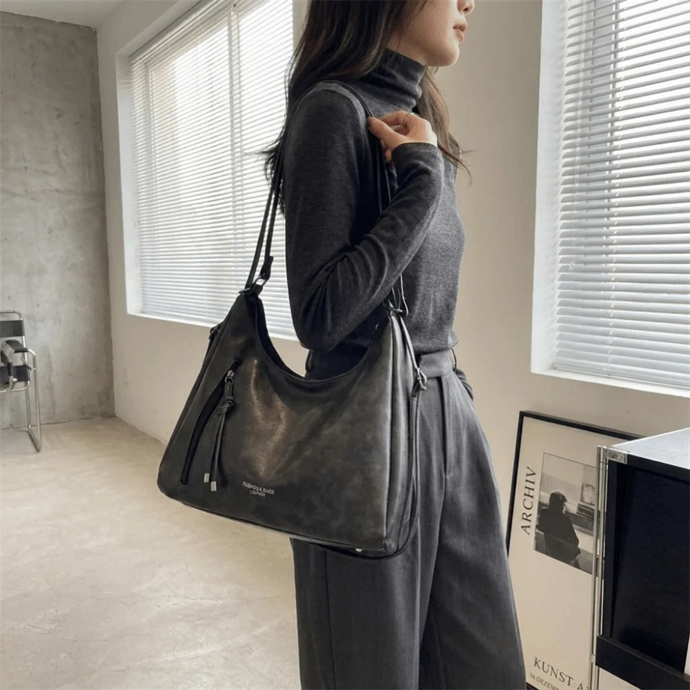 Multifuctional Oil Wax Leather Shoulder Bag Large Capacity Zipper Closure Tote Bag Solid Color Adjustable Strap Crossbody Bag