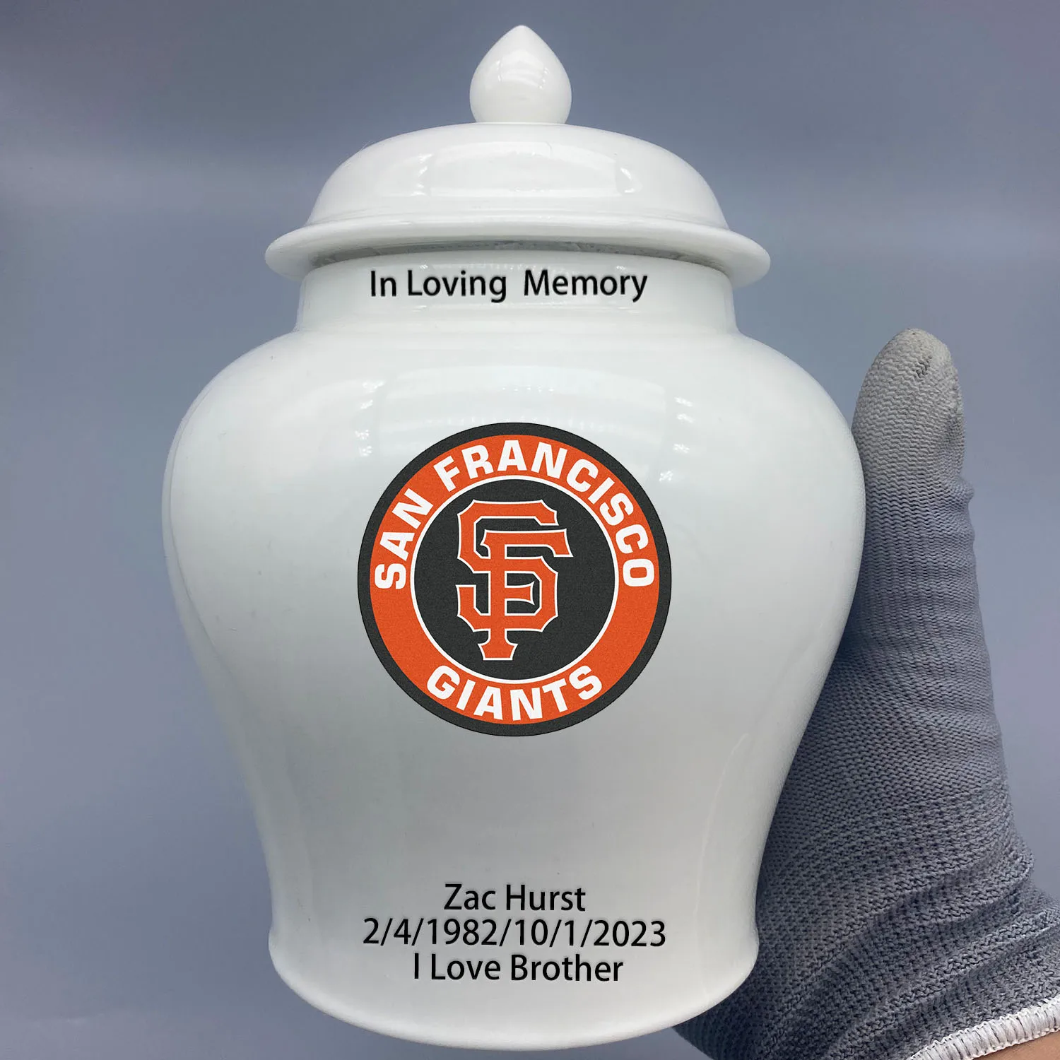 

Medium Urn for San Francisco Giants-baseball themed Custom.Send me the name/date you want to appear on the urn by Remark Message