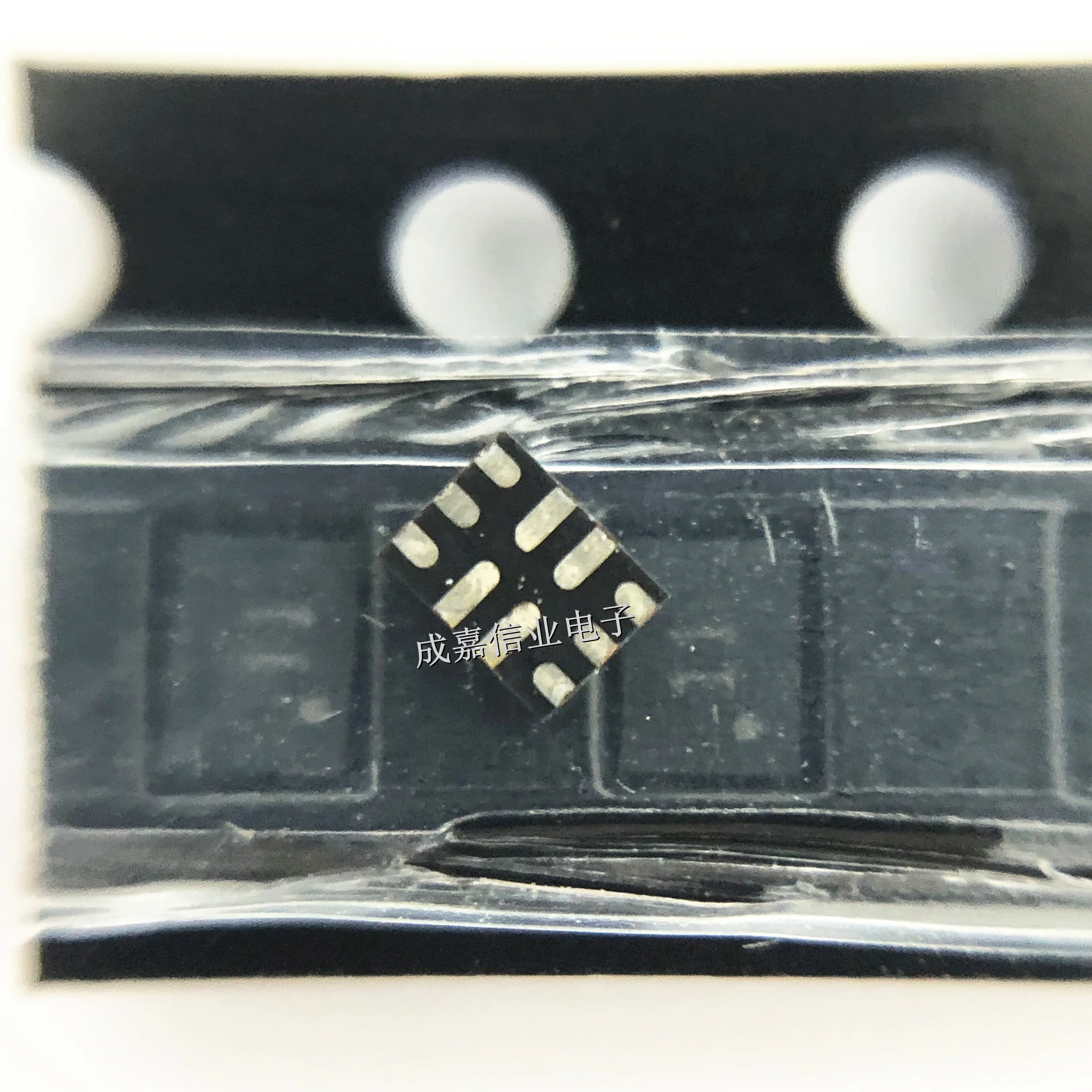 10pcs/Lot USB3740B-AI9-TR QFN-10 MARKING;11 USB Switch ICs USB 2.0 SWITCH Operating Temperature:- 40 C-+ 85 C