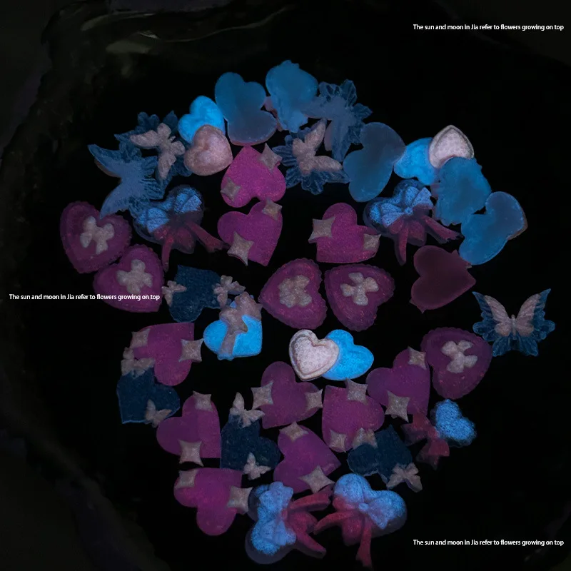 Zawieszki do paznokci z żywicy 3D Luminous Series, podwójne motyle, brzoskwiniowe serca, słodki styl, akcesoria do zdobienia paznokci DIY, materiały do projektowania paznokci.