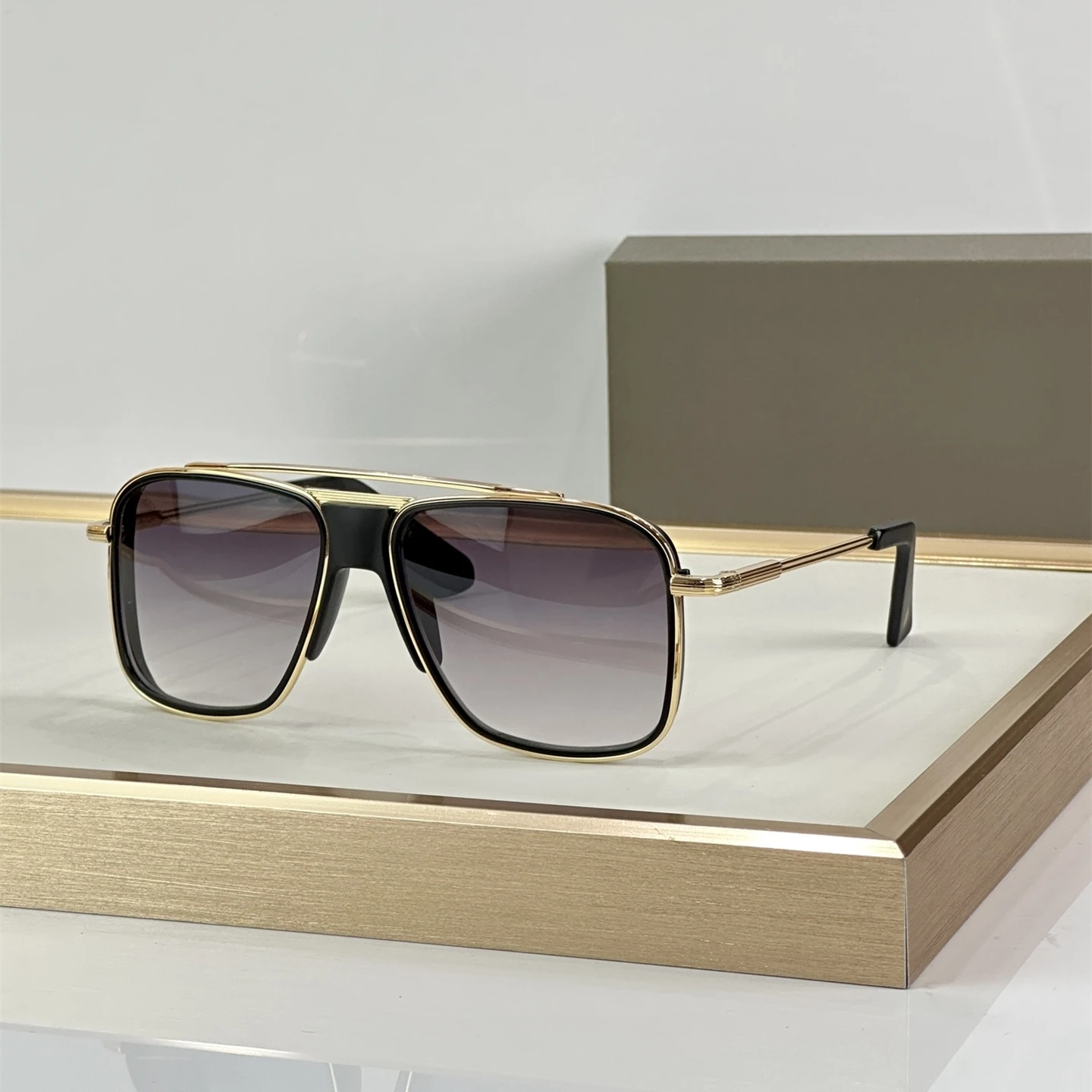 

INITIATOR Fashion Luxury Designer Pilot Sunglasses for Men DTS116 Original Brand Women's Sunglasses Outdoor