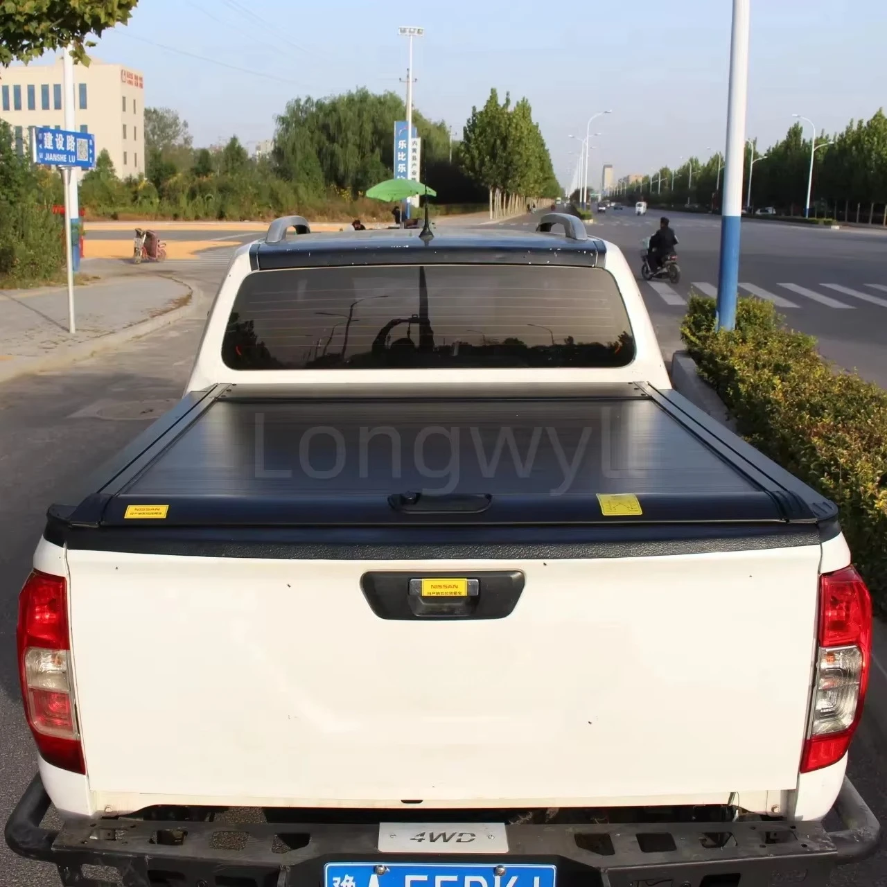 

Heavy-Duty Aluminum Roll N Lock Roller Lid for Navara D40 Manual Electric Roll-Up Truck Bed Cover Alloy Material Ranger