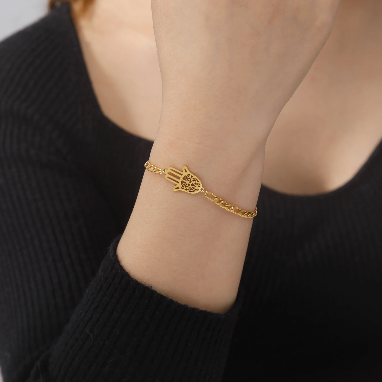 Skyrim Amulet Hamsa Hand of Fatima Bracelets on Hand Gold Color Women's Bracelet Stainless Steel Islamic Lucky Jewelry Gift 2026