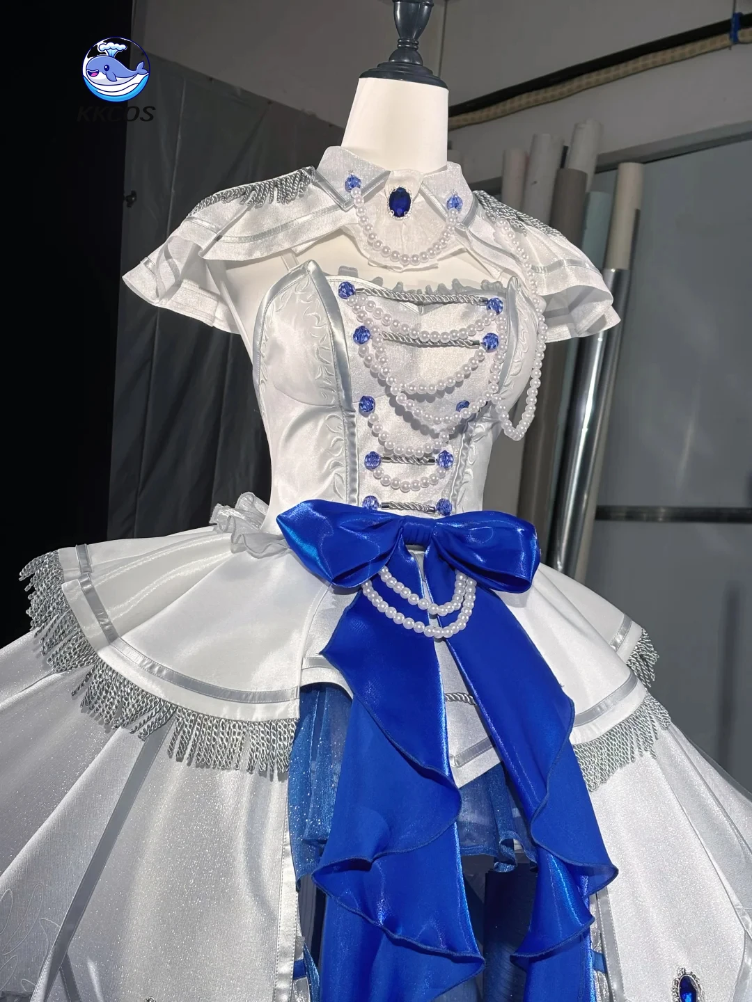 Serie de cosplay: Date A Live-White Queen (Kurumi Tokisaki) Vestido azul real con detalles en zafiro, disfraz de cosplay magnífico, conjunto completo KKcos