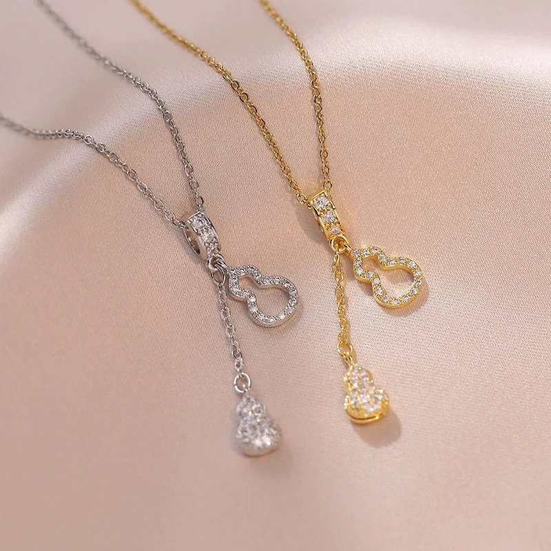 

By 2025, it will become a niche new accessory for women, featuring collarbone chains and fashionable clothing necklaces