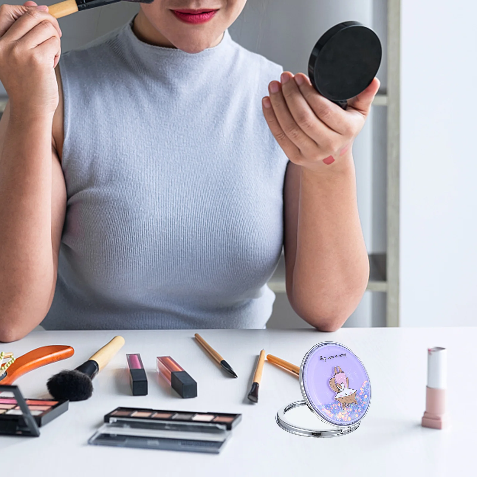 Kleiner Make-up-Spiegel, faltbar, doppelseitig, rund, kompakt, tragbar, Mini-Reisespiegel für Damen, Reisezubehör