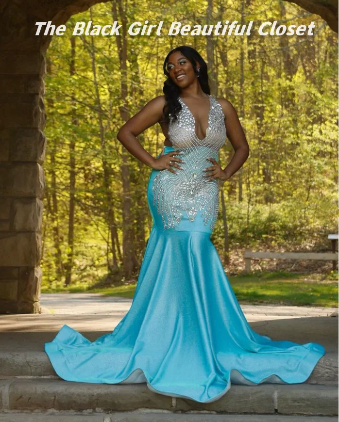 Elegant Light Blue Prom Dresses Black Girls V Neck Tank Party Dresses Rhinestone Beaded Applique Decoration Cocktail Dresses