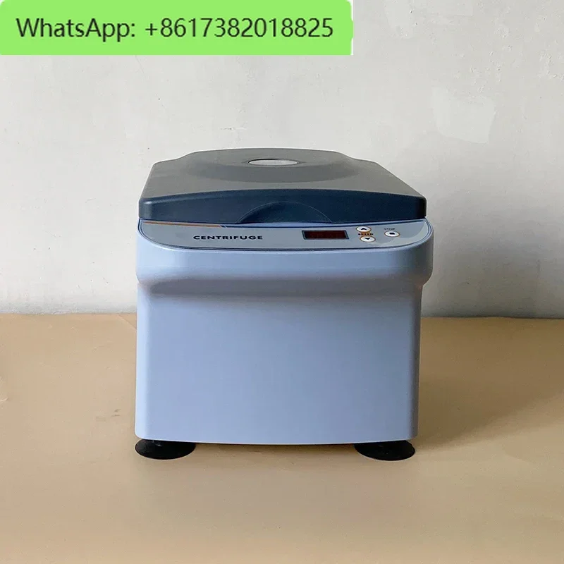 Laboratorium digitale display tafelbladcentrifuge 0-4000 RPM tafelblad lage snelheid oplossing separator