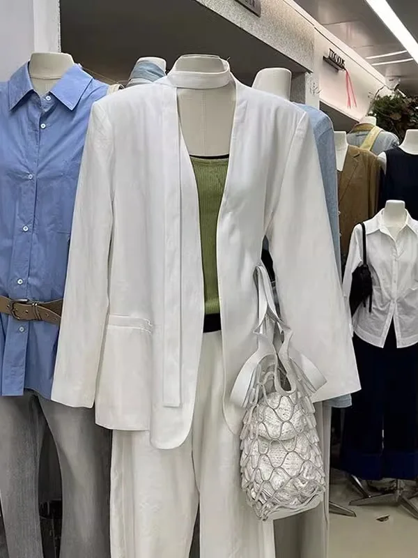 

Весна 2025: Женский повседневный модный высококачественный шелковый пиджак с поясом, роскошный стиль, длинный рукав, V-образный вырез, для офиса и повседневной носки.