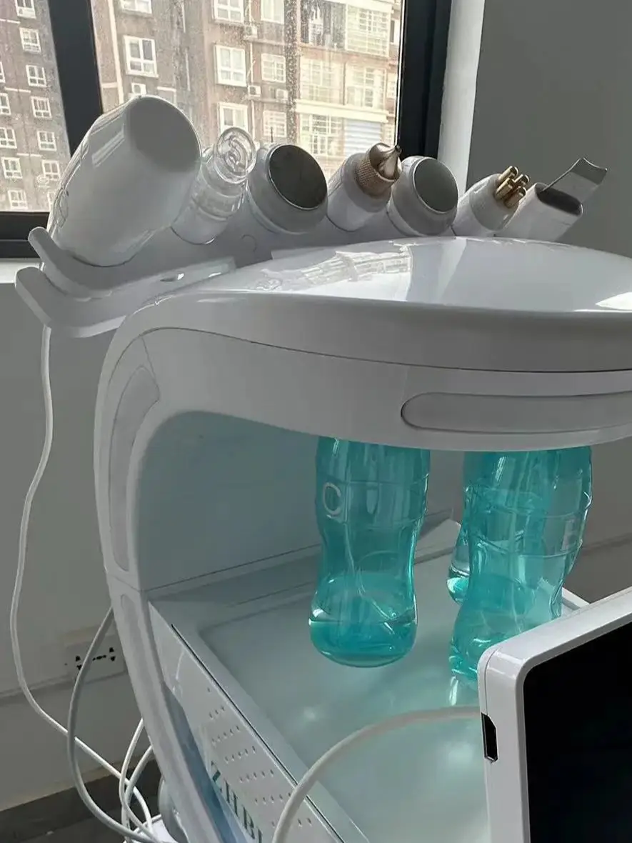 

Аппарат для анализа кожи и гидродермабразии 7-в-1 Ice Blue с ИИ, ультразвуком и RF-лифтингом для лица