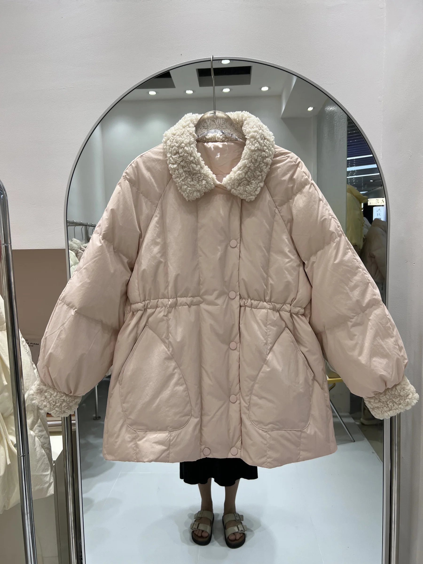 معاطف فضفاضة بلون واحد معاطف سميكة دافئة للسيدات لشتاء 2025 سترات نسائية موضة جديدة باللون الأبيض مبطنة للأسفل للسيدات #4