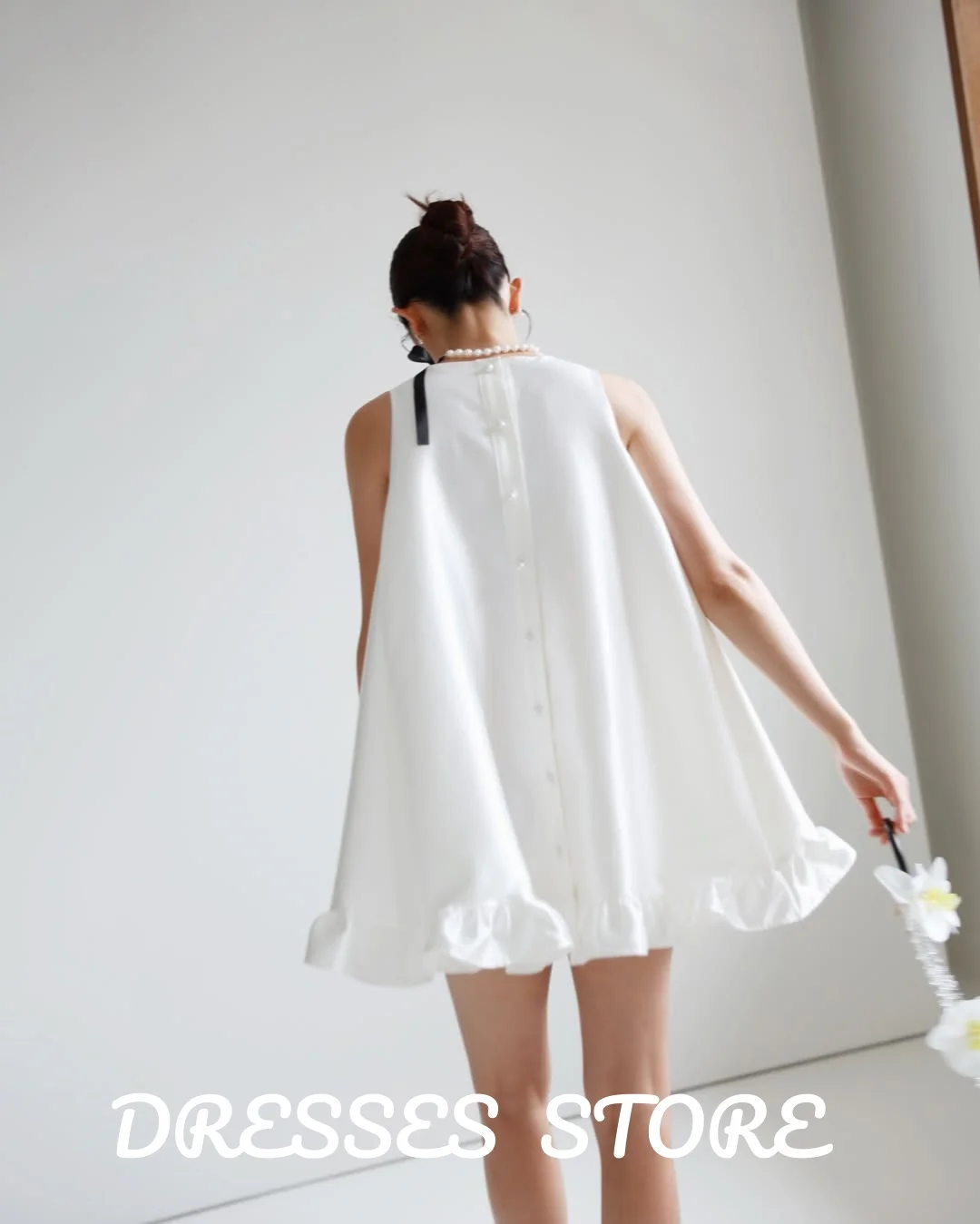 Giyu Customized Simple Ivory Satin O-Neck Short Wedding Dress Back Button Ruffle Sleeveless Korea Photoshoot Bridal Gown 2025