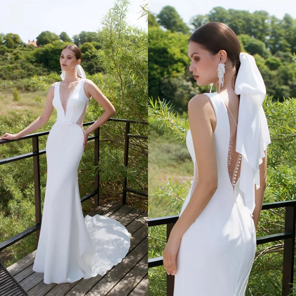 

Customized High Quality White Satin Wedding Dress Temperament V-Neck Cap Sleeve Sleeveless Chapel Train Backless Bridal Gowns