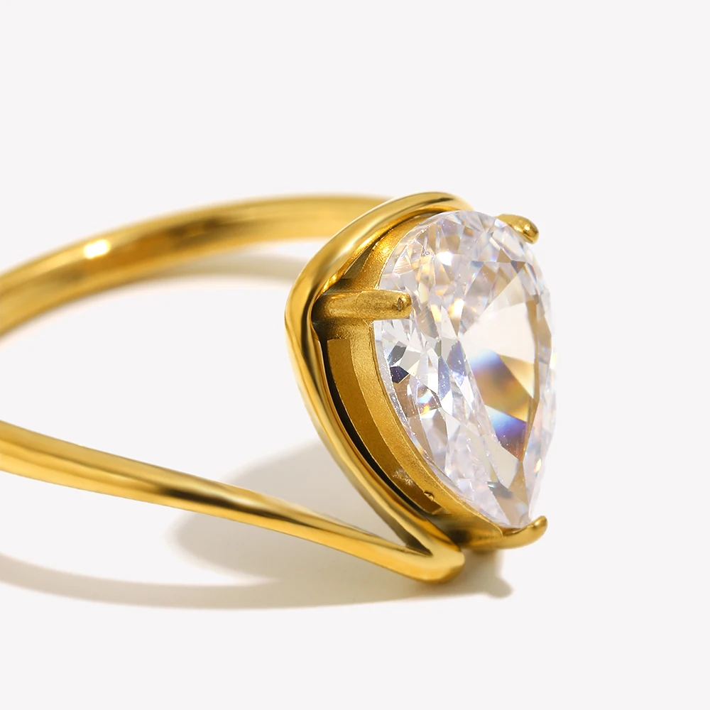 E.B.belle Water Droplet Shape Zircon Ring Minimalist Style Hypoallergenic Stainless Steel 18K Gold Plated Jewelry For Women