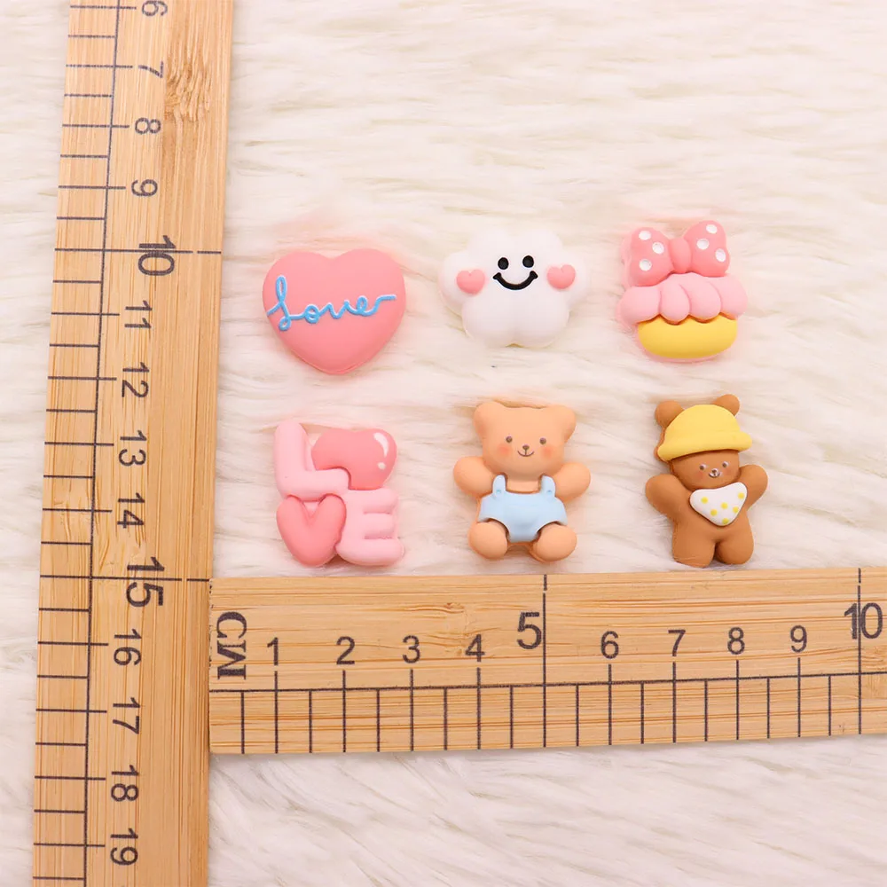 6pcs/set Cartoon Bear Heart Shape Resin Shoe Buckle Fit Wristbands DIY garden shoes Charms Decorations Kids Shoes Ornaments