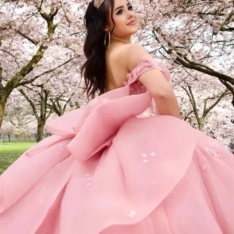 ที่กําหนดเองสีชมพูTulle BallชุดQuinceaneraกับโบว์ลูกไม้Appliquedเม็กซิกันหวาน 16 ชุดVestidos De 15 ปี