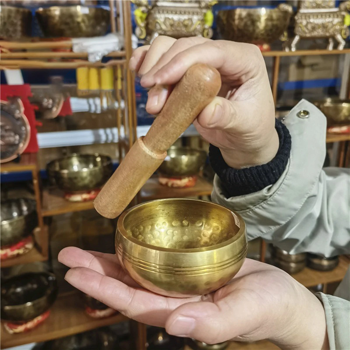 

Непал, тибетская буддийская чаша, набор поющих чаш ручной работы, подушка, молоток, сумка для хранения медитации, поющая чаша для медитации