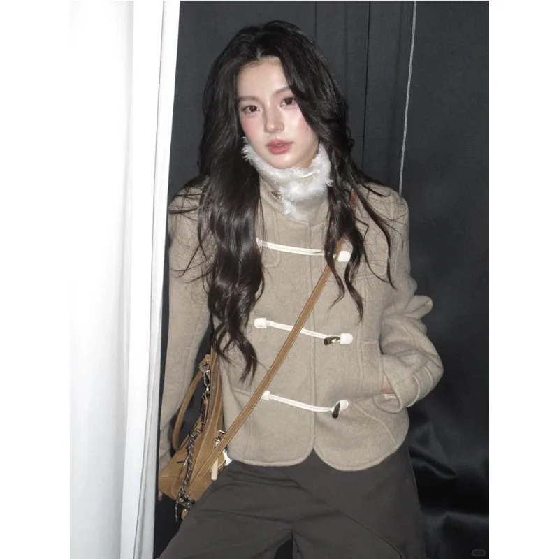 American retro fur collar horn buckle woolen jacket 2025 women's autumn and winter high-end waist short woolen top