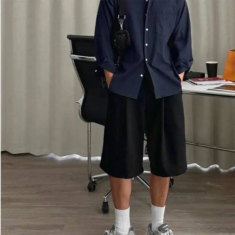 กางเกงขาสั้นผู้ชายสำหรับออกกำลังกายในฤดูร้อน สไตล์ลำลอง ฮิปฮอป เหมาะสำหรับเล่นกีฬา เพาะกาย ระบายอากาศได้ดี กางเกงขาสั้นทรงบอร์ดชอร์ต กางเกงวอร์ม