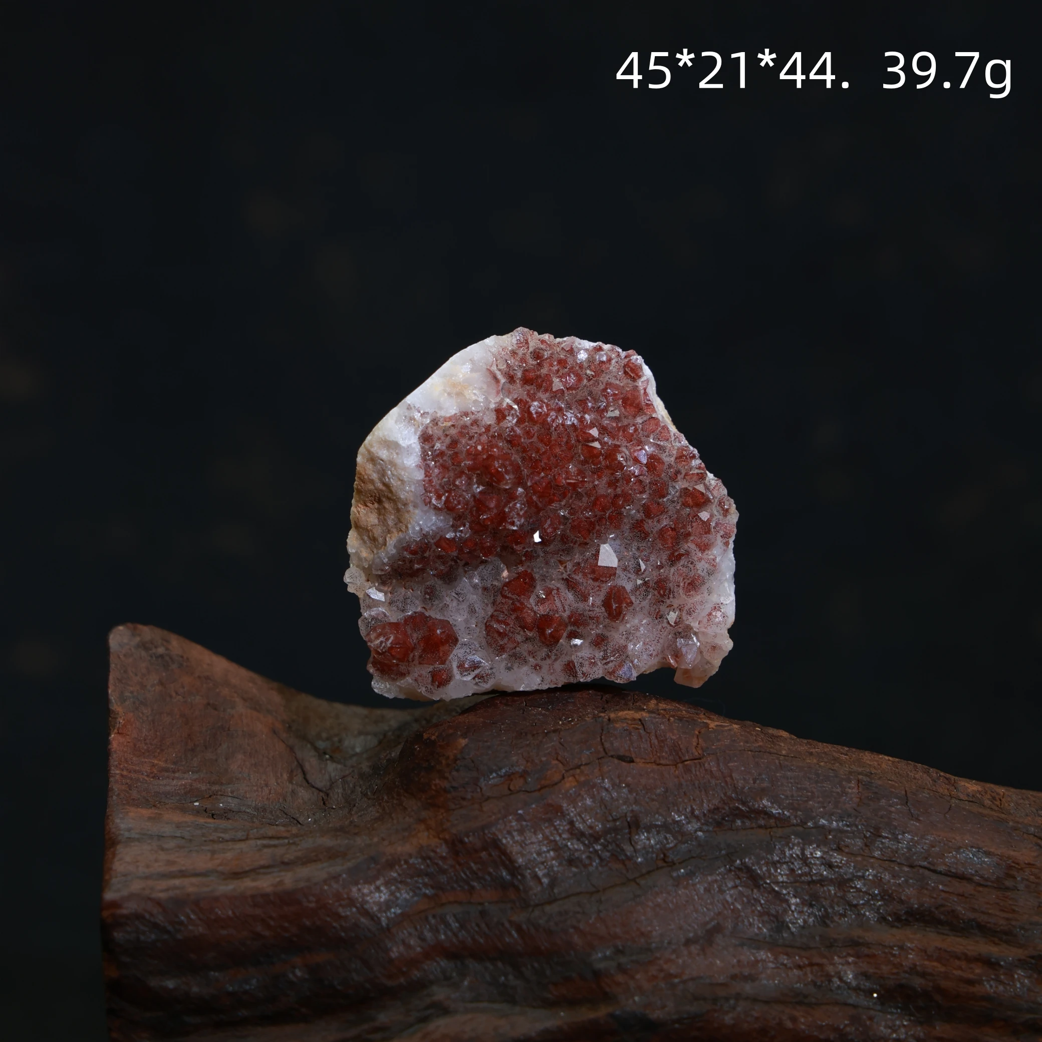 Natural stone materials, red crystal, quartz crystal clusters, mineral specimens, raw stone decoration, unprocessed and polished