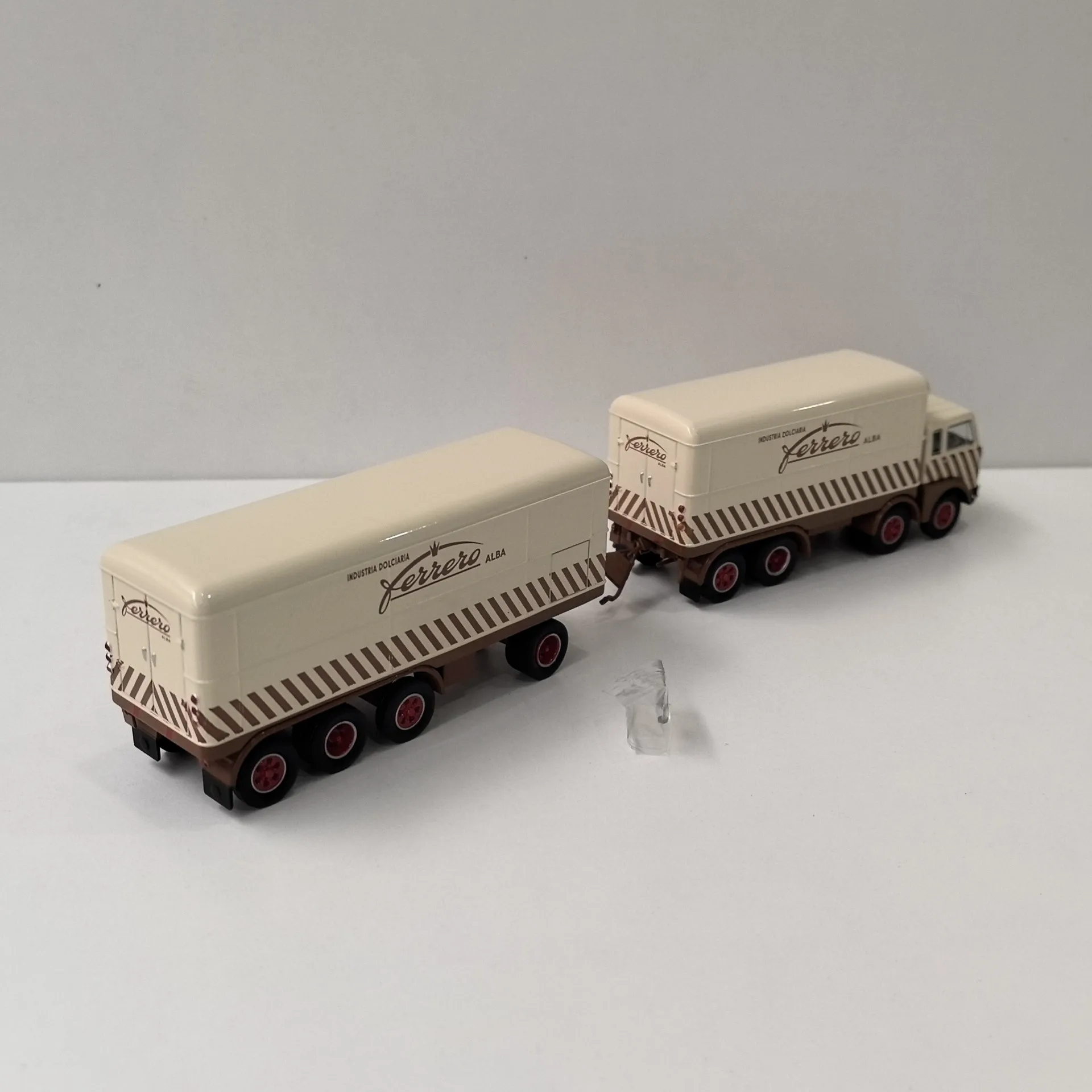 Diecast BREKINA 1/87 Scale HO FIAT 690 Millepiedi Fiat Transport Car Model Plastic Material Car Model Collectible Toy Gift