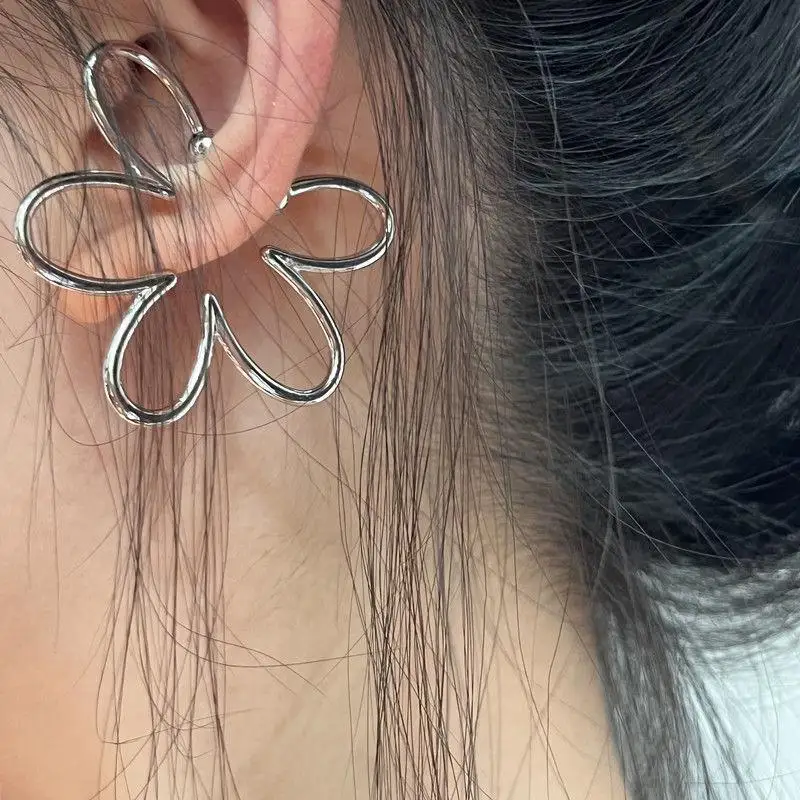 1PC Fashion Cool Metal No Pierced Flower Ear Clip Ear Cuff Geometric Creative Earrings Silver Color Jewelry Gifts For Girls