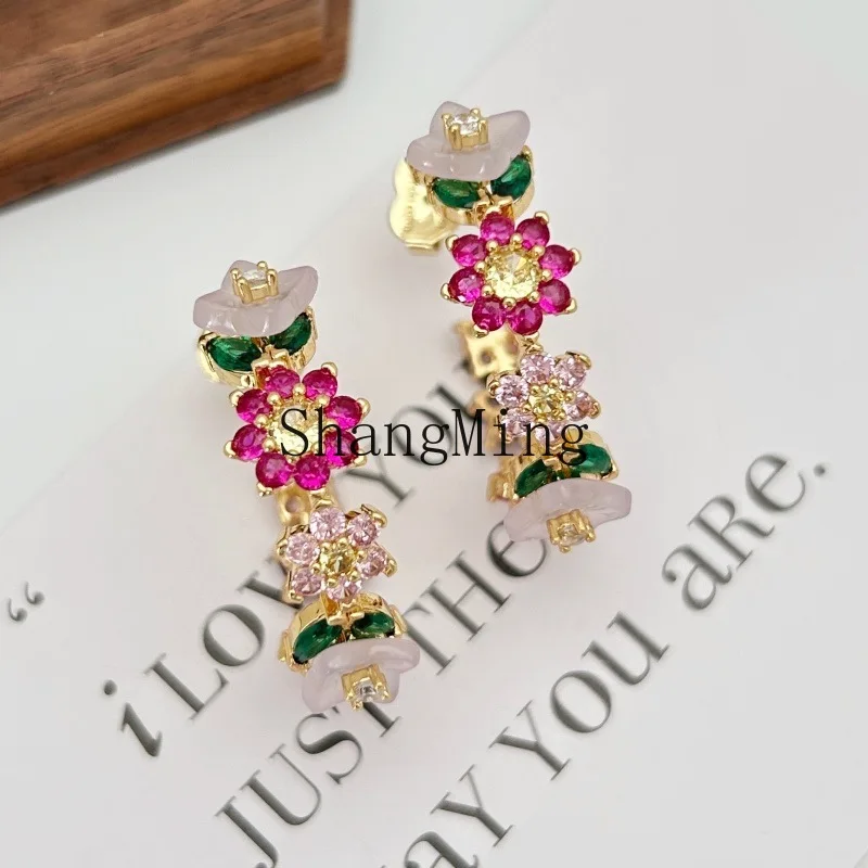 

CL stud earrings light luxury fashion heavy industry earrings elegant commuter versatile earrings