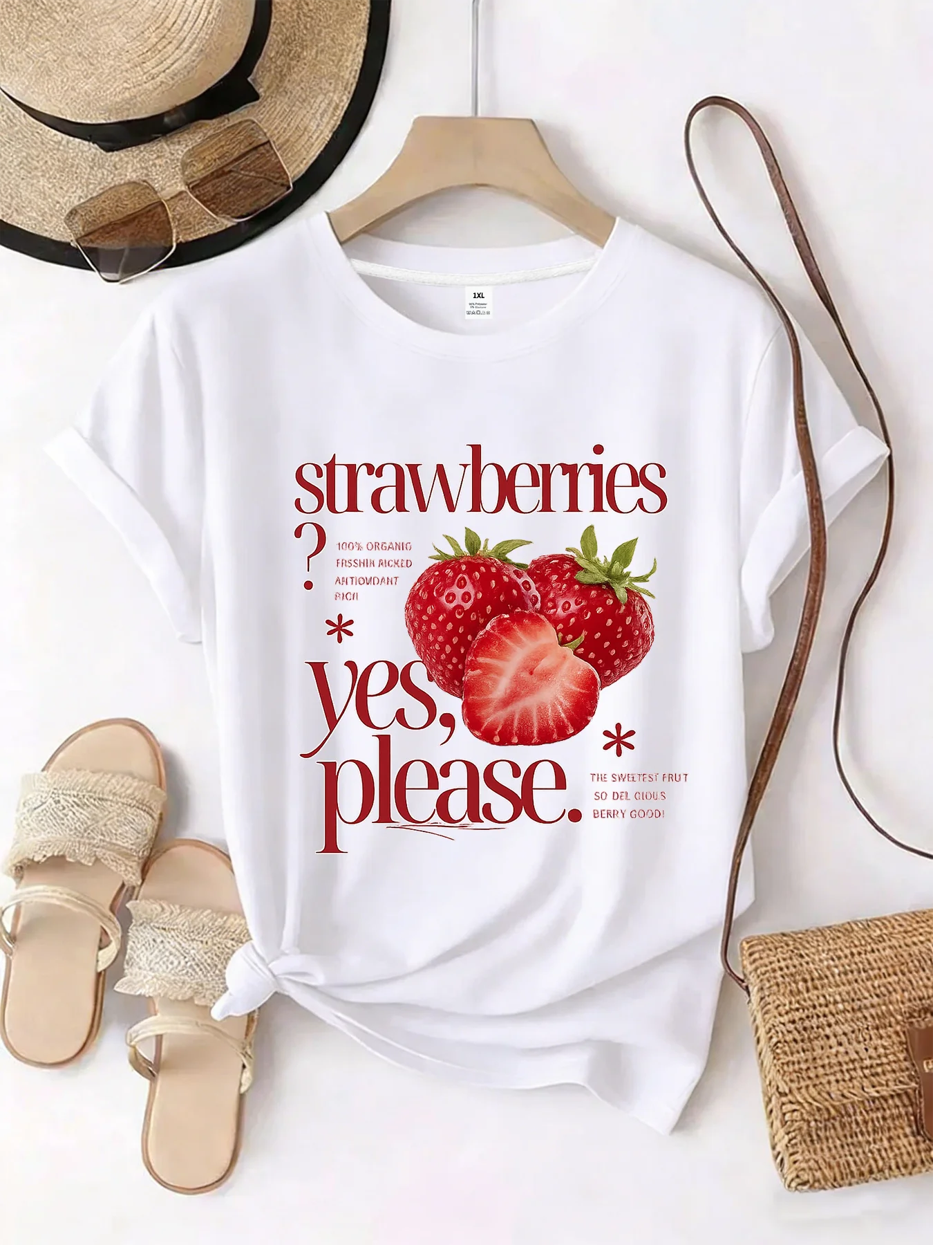 

【WZM101318】Strawberry print plus size women's round neck summer casual short sleeved street fashion versatile plus size T-shirt